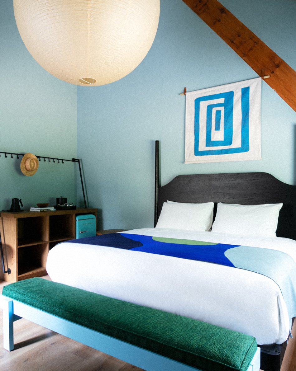 Outbound_room_half