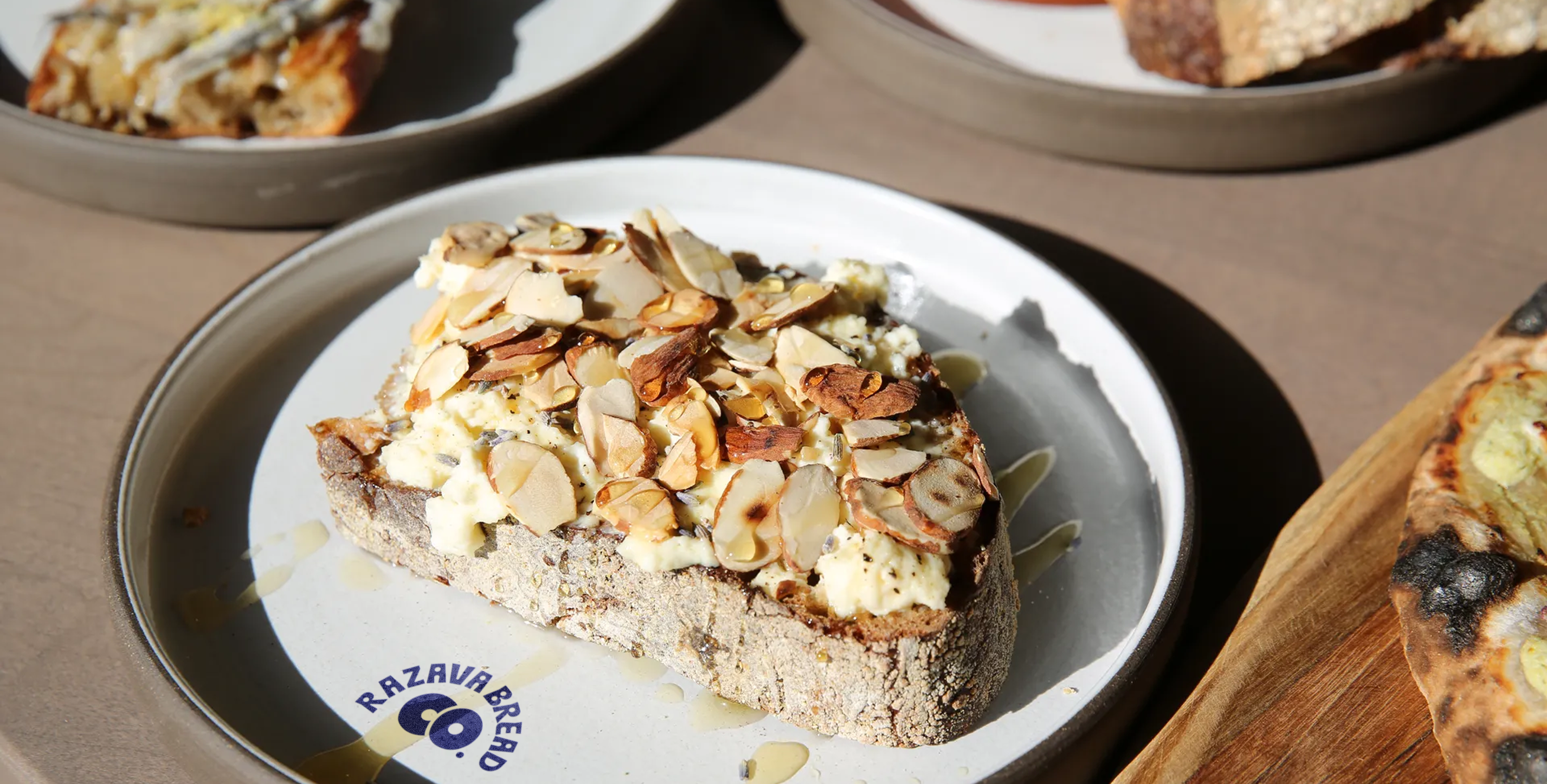 Razava_bread_plate